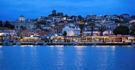 Der Cunda Adası Leuchtturm: Ein historischer Wächter mit spektakulären Meerblicken!