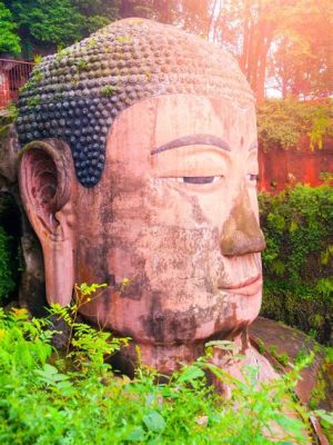  Das Yunfu Dafo-Statue: Ein Gigant aus Jade und eine Reise durch die Zeit!