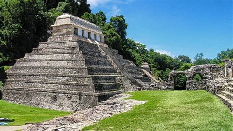  El Templo de las Inscripciones: Ein mystisches Meisterwerk in Uxmal!