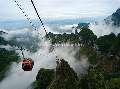 Der Tianmenshan - Ein mystischer Berg mit atemberaubender Seilbahnfahrt!